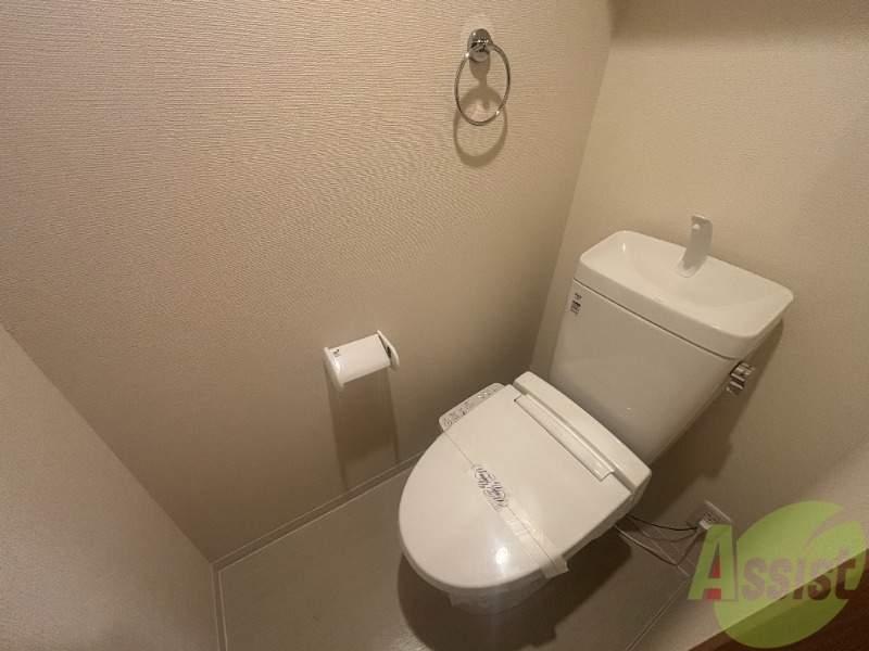 トイレ　ウォシュレット付きのトイレです、こちらは外せません