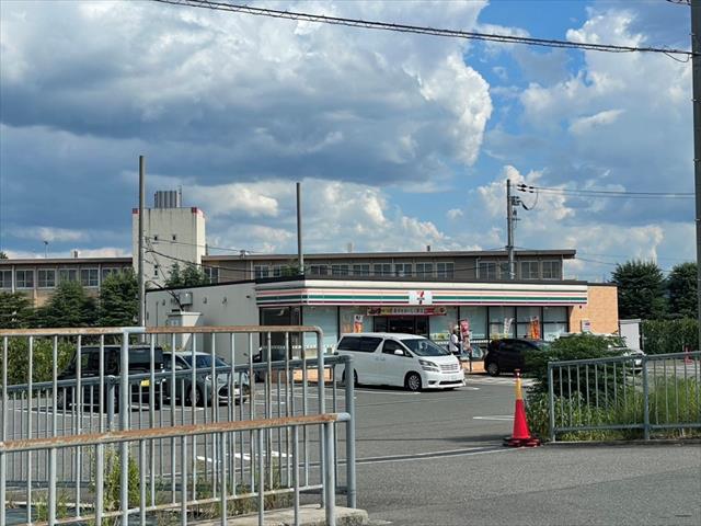 コンビニ　セブン－イレブン枚方村野西町店（コンビニ）まで659m