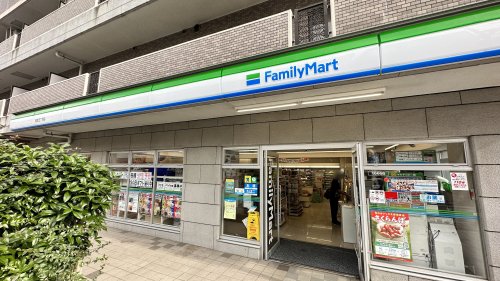 コンビニ　ファミリーマート 是政五丁目店（コンビニ）まで421m
