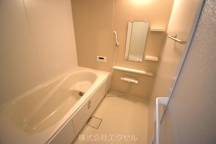 バス・シャワールーム　追い焚き、浴室乾燥機付き♪
