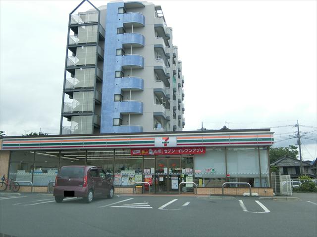 コンビニ　セブンイレブン（コンビニ）まで1075m