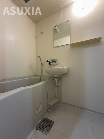 バス・シャワールーム　別タイプのお部屋の写真です