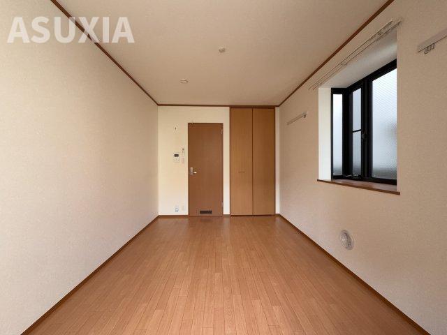居室・リビング　別タイプのお部屋の写真です