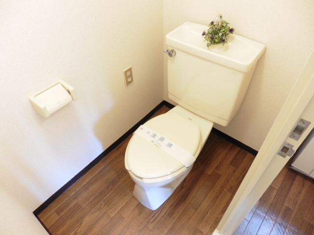トイレ　※写真は他号室です