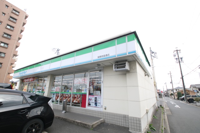 コンビニ　ファミリーマート 瑞穂弥富通店（コンビニ）まで75m