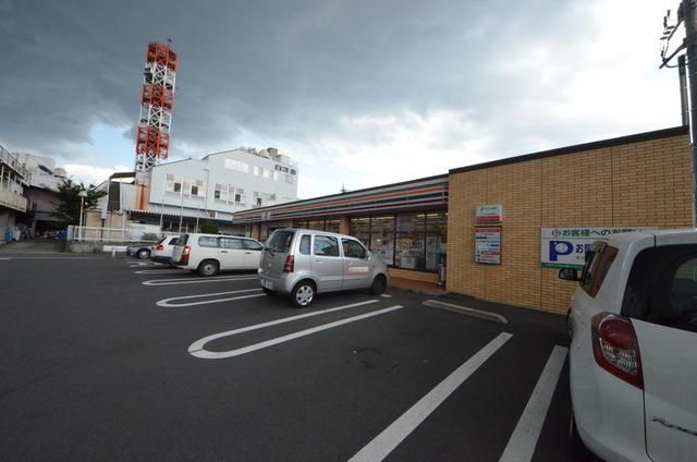 コンビニ　セブンイレブン八王子石川町店（コンビニ）まで313m