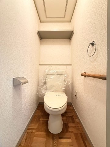 竜が台7丁目テラスハウスのトイレ写真