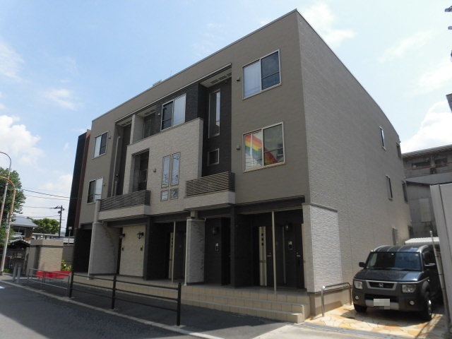 建物外観　日当たりの良い立地にある綺麗な物件です。