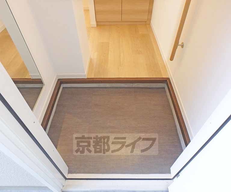 玄関　段差が低くて上がりやすい玄関です。
