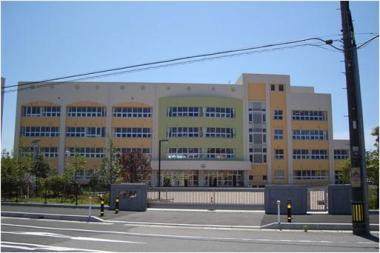 小学校　新潟市立鳥屋野小学校（小学校）まで1808m