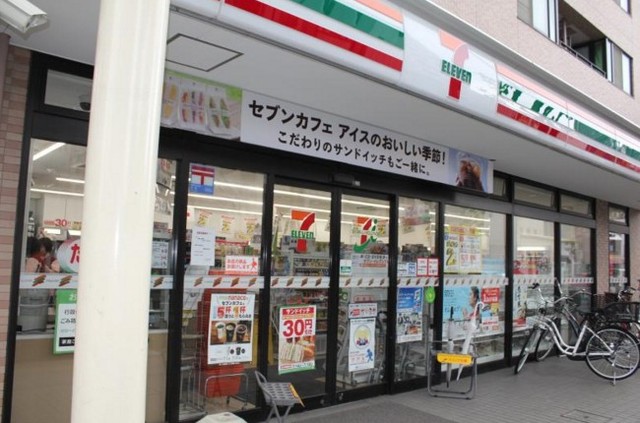 コンビニ　セブンイレブン向島店（コンビニ）まで364m