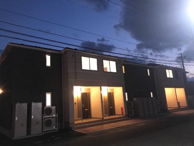 建物外観　外観写真（夜）