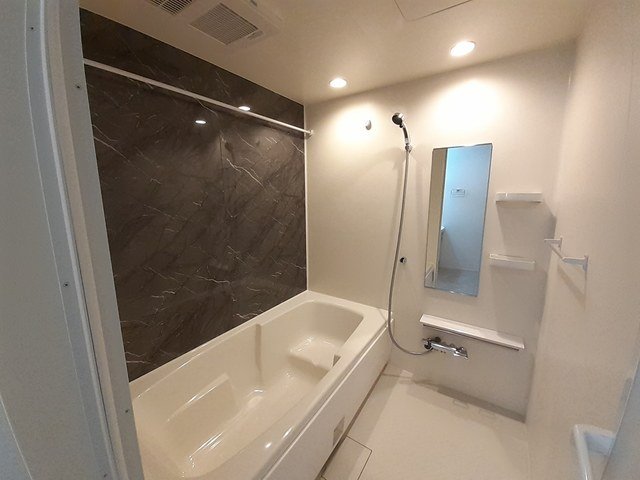 バス・シャワールーム　お風呂で日々の疲れを落としましょう