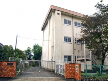 小学校　八王子市立 陶鎔小学校（小学校）まで877m