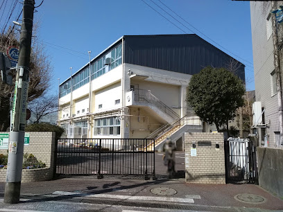 小学校　横浜市立日吉台小学校（小学校）まで181m