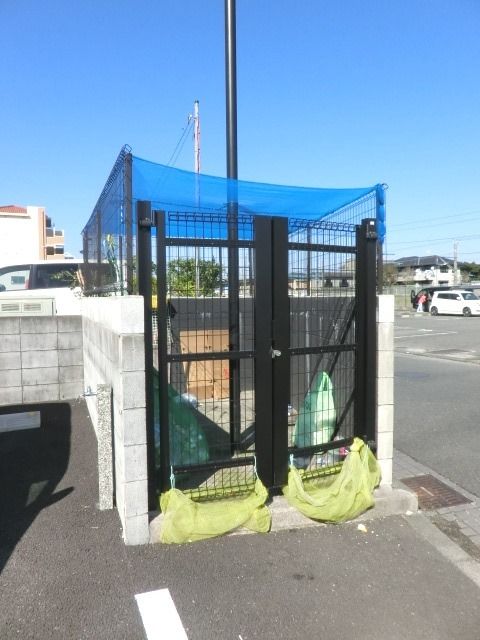 その他　ごみ捨て場もございます