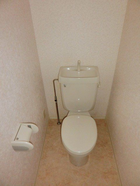 トイレ　シンプルなトイレです
