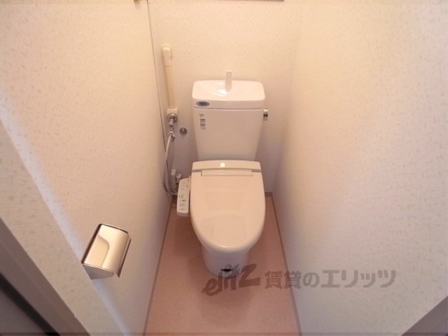 トイレ　ウォシュレット機能付き