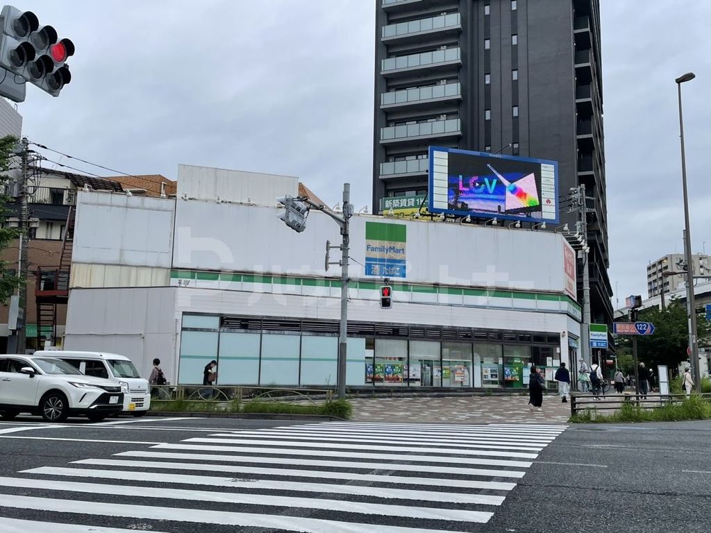 コンビニ　ファミリーマート　西巣鴨店（コンビニ）まで300m