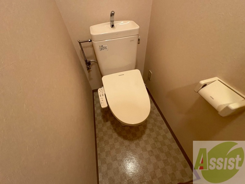 トイレ　こちらはトイレです。清潔感があり、安心して使用できます。