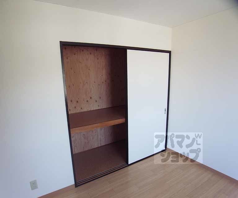 収納　押入れタイプ。
