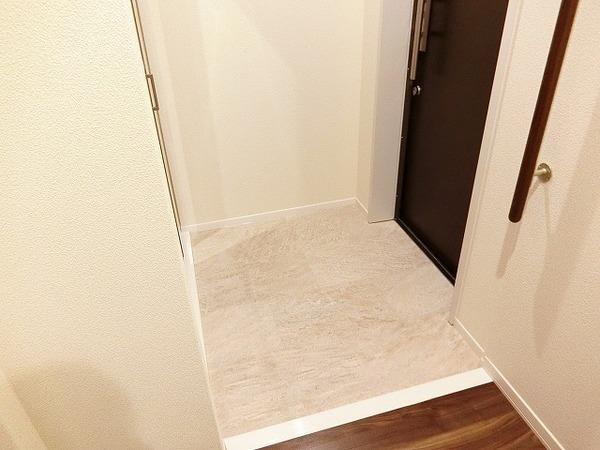 玄関　シューズボックスあり！