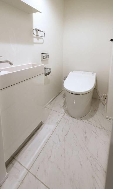 トイレ　ゆったりとした空間のトイレです
