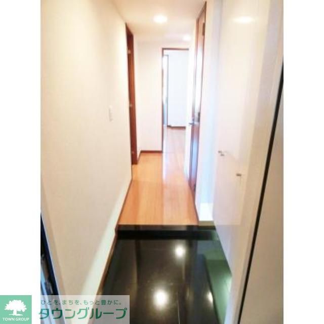 玄関　※写真は同タイプ住戸です。