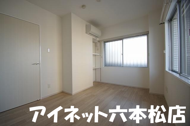 その他　こちら寝室にいかがでしょうか。