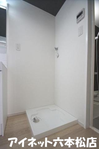 その他設備　洗濯機は室内に置くことができます。