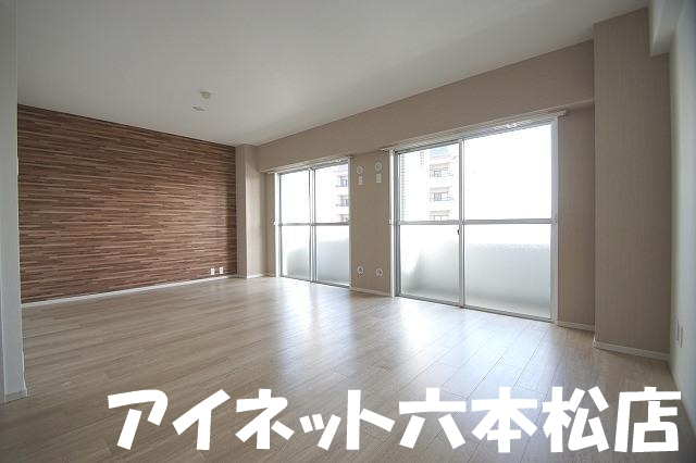 居室・リビング　広々としていいですね。