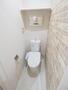 トイレ　落ち着いた色調のトイレです