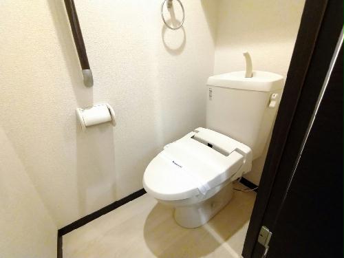 トイレ　■温水洗浄便座付