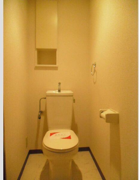 ＪＲ山陽本線 西明石駅 徒歩20分 3階建 築27年のトイレ写真