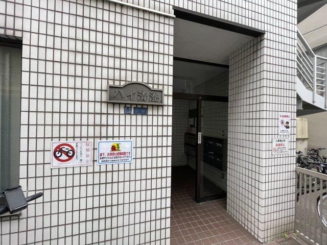 エントランス　建物の内部です