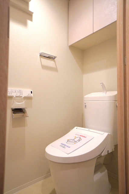 トイレ　※写真は同タイプ住戸です。