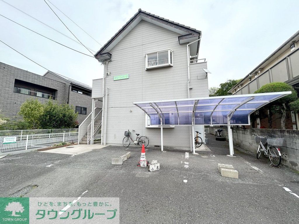 建物外観　駐車場
