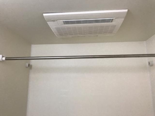 その他設備　浴室には暖房乾燥機付き