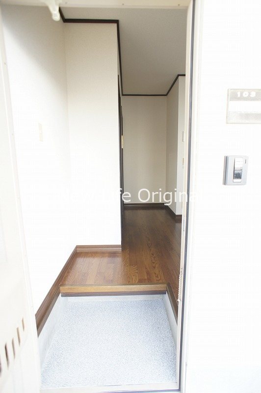 玄関　※同建物他部屋になります。現状優先です。