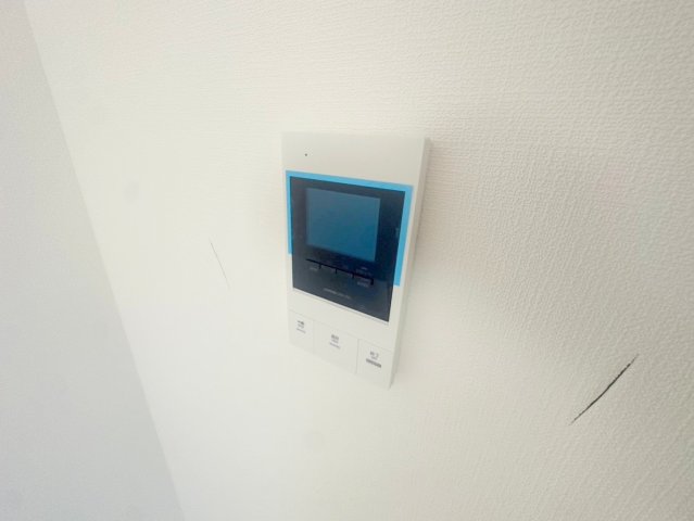 セキュリティ　TVモニターホンで来客が誰か確認してから開けて下さいね