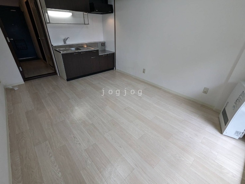 その他部屋・スペース　日当たりの良い明るいお部屋です。