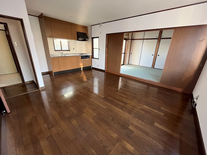 寺戸町東田中瀬17-6店舗付住宅の居間写真
