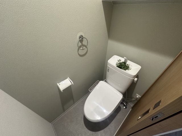 NU武庫川駅前のトイレ写真