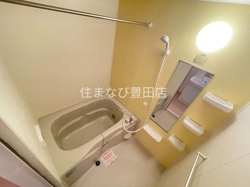 名鉄三河線 知立駅 バス乗車時間：25分 最寄りバス停で下車 徒歩3分 2階建 築16年の風呂写真