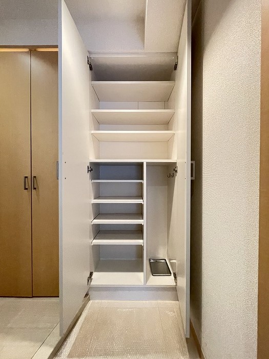 エスティメゾン神田の玄関写真