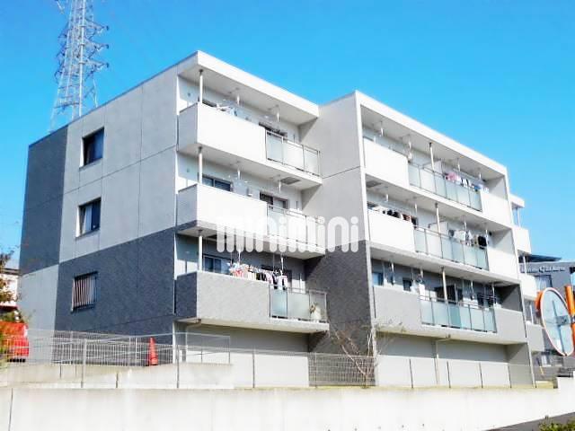 建物外観　高級感あふれるタイル張りのマンション