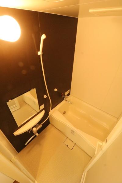 バス・シャワールーム　別の部屋の写真
