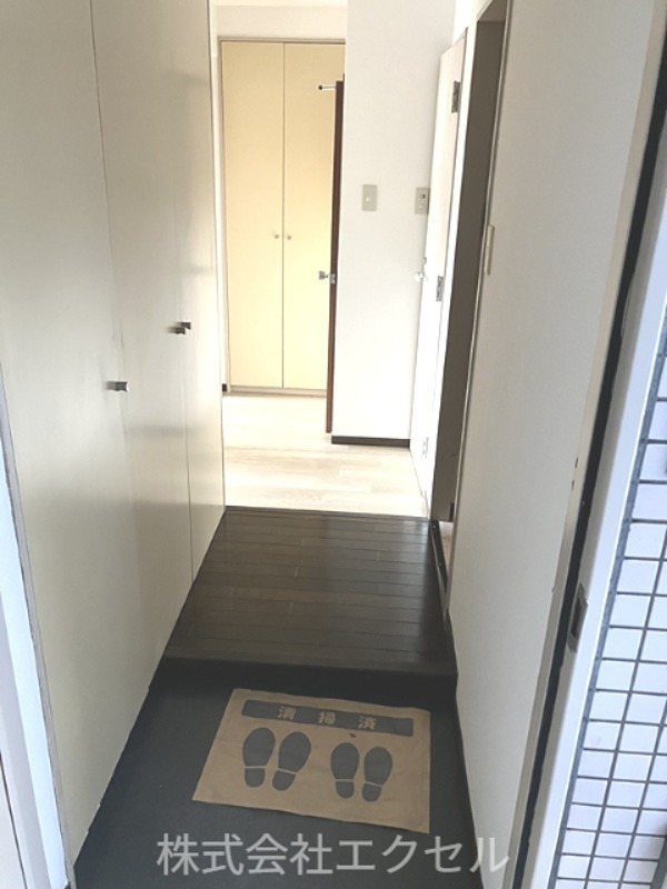玄関　シューズボックス付きの玄関です。
