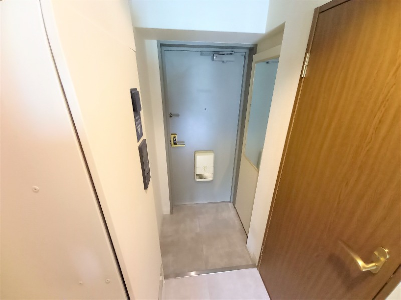 エスリード三宮の玄関写真