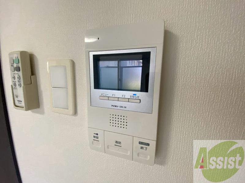 セキュリティ　ＴＶモニター付インターホンです。来客者の顔が見えるので安心！
